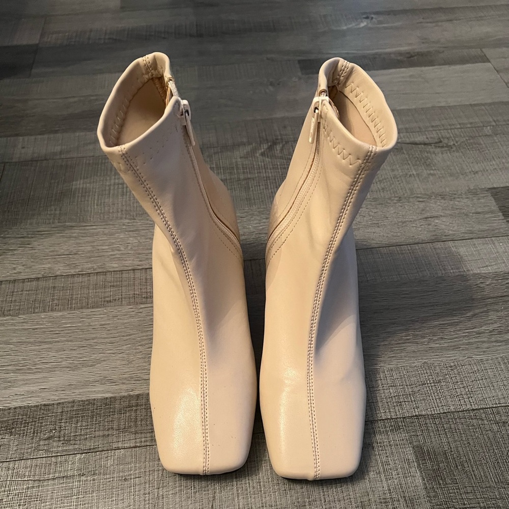 Brand new Korea hand made boot